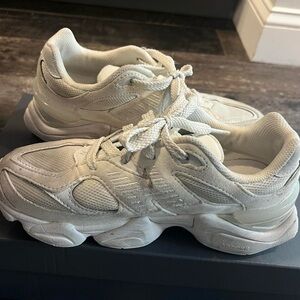 New Balance 9060 triple white.